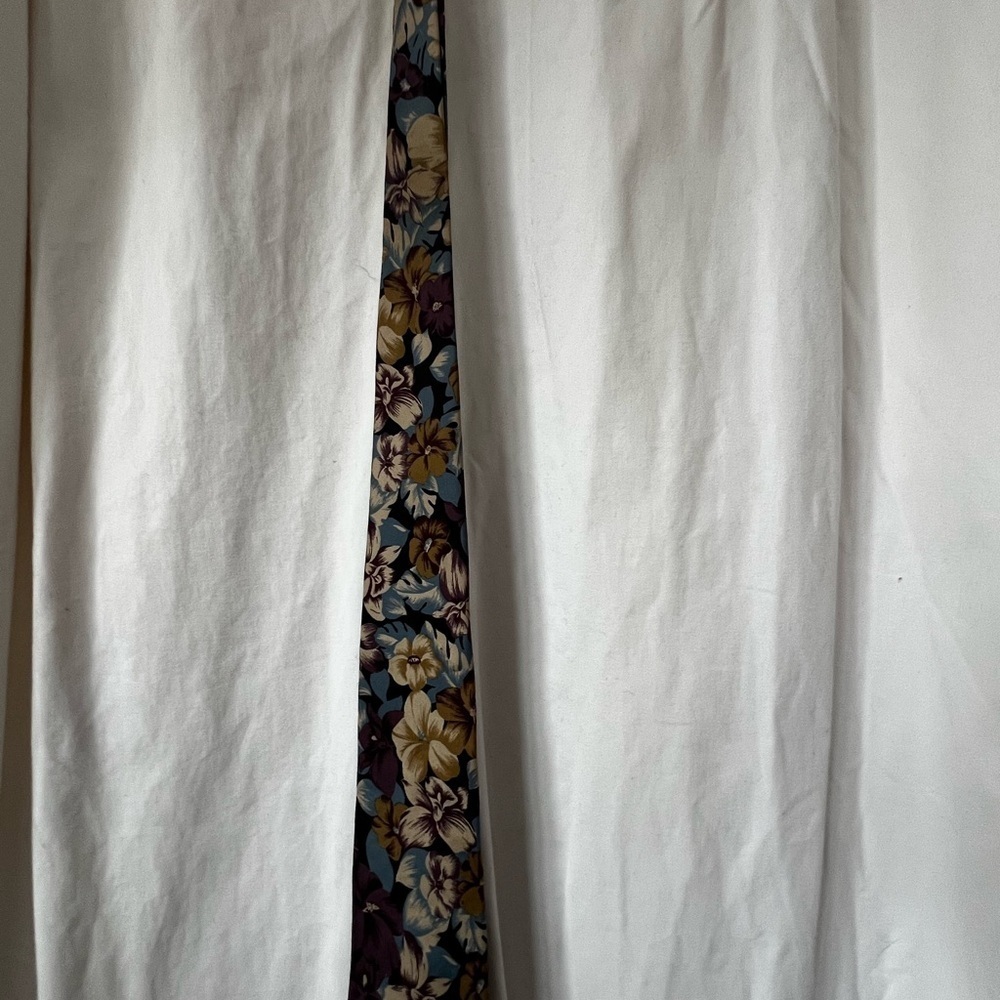 Perry Ellis Portfolio 4" x 56" Men's Aloha Tie Hawaiian Floral - Picture 3 of 4